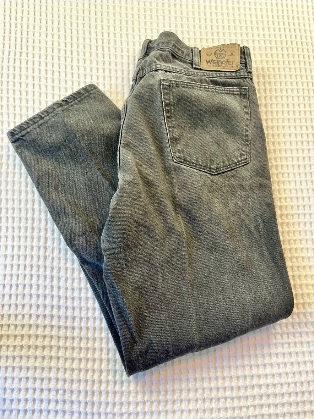 Wrangler Vintage Wash Grey Jeans Straight Leg Relaxed Fit Denim Pants.